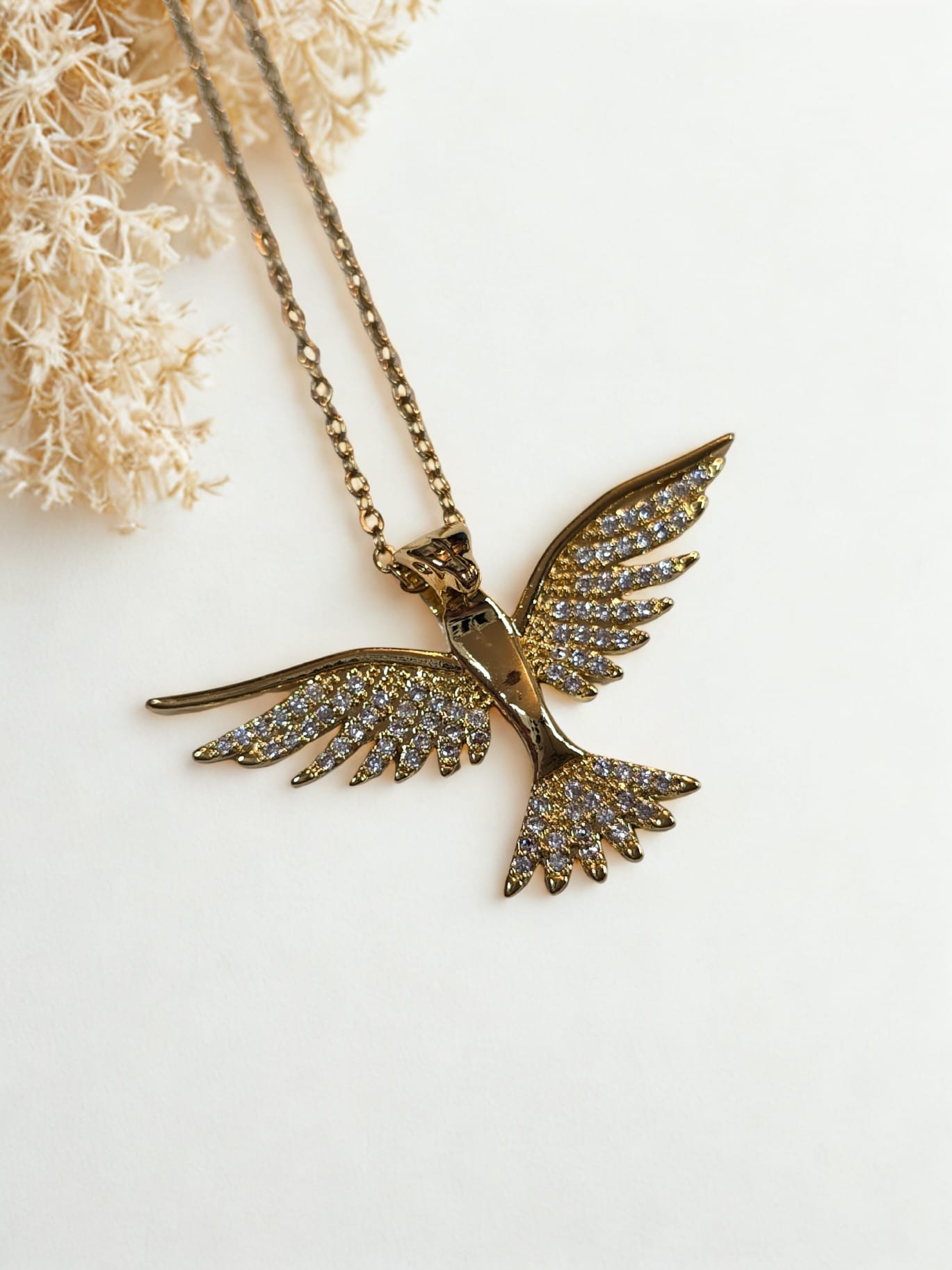 🕊️ Flying Bird Necklace – Sparkle with Grace