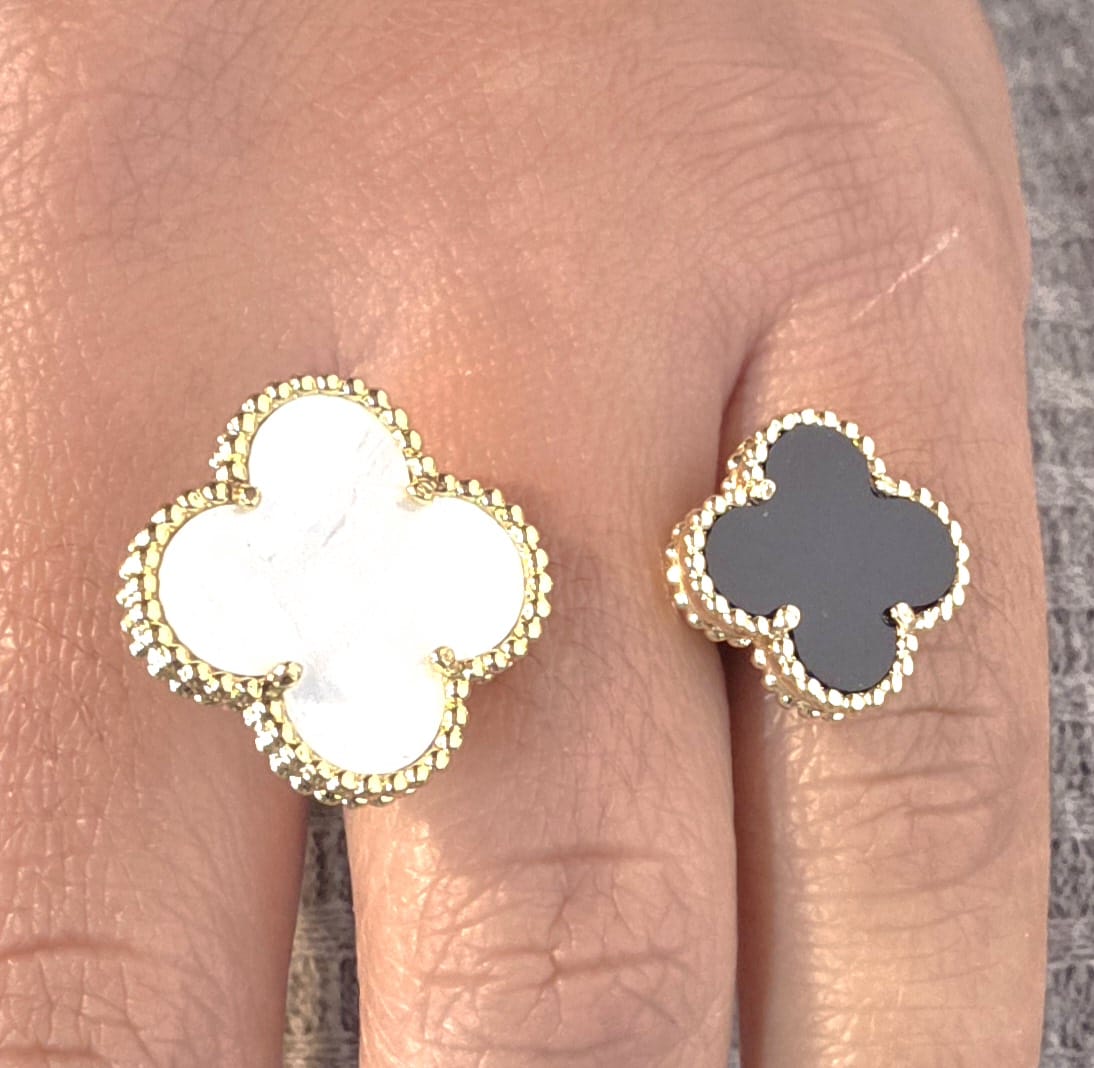 ✨ Dual Clover Statement Ring – Elegant & Bold