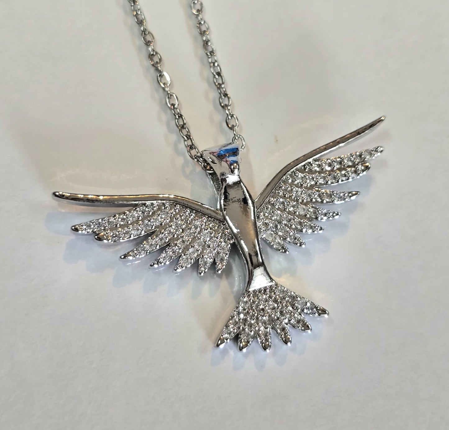 🕊️ Flying Bird Necklace – Sparkle with Grace