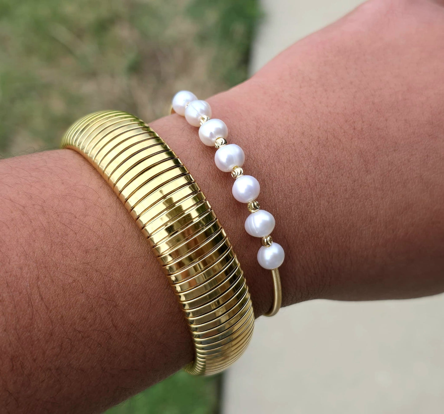 ✨ Bold Elegance – Gold Coil Cuff Bracelet