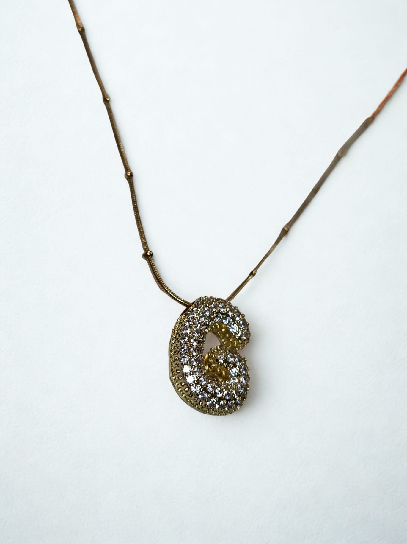 ✨ Initial Letter Necklace – Sparkle with Meaning